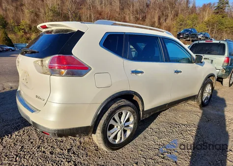 2016 Nissan Rogue S z USA, uszkodzony, nr VIN KNMAT2MV6GP607468